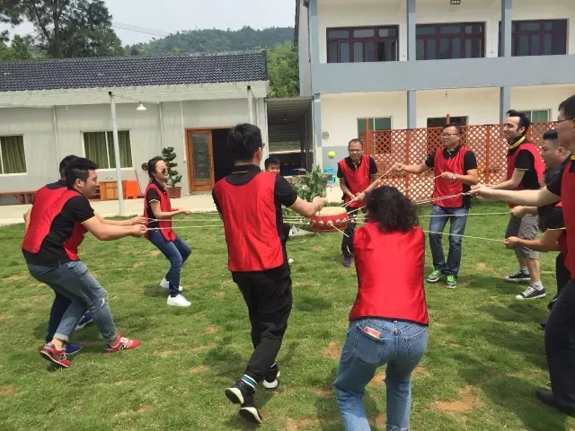 “向梦想出发” 游艇会yth206销售团建活动完善绽放